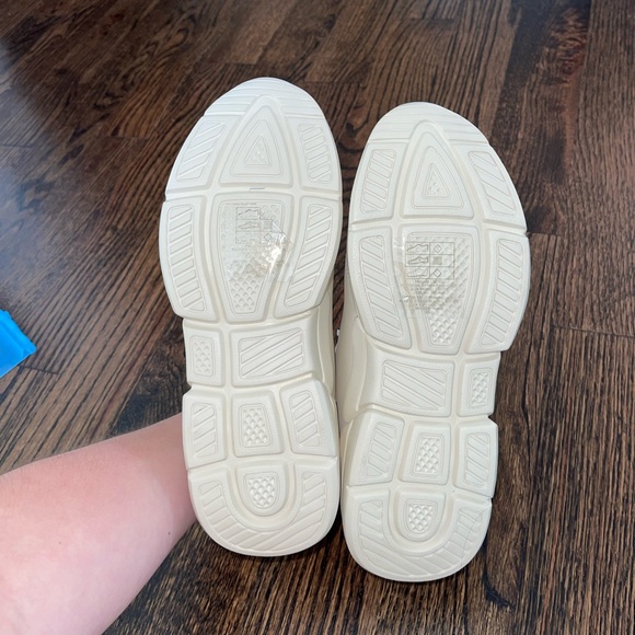 DISNEY mickey mouse cream/ off white sneakers primark exclusive - Picture 8 of 8